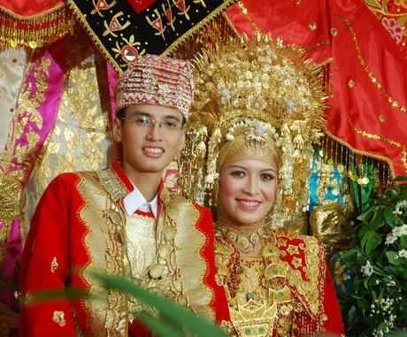 Ifjú pár Szumátrán, Kép: Őszi Esküvő Kiállítás 