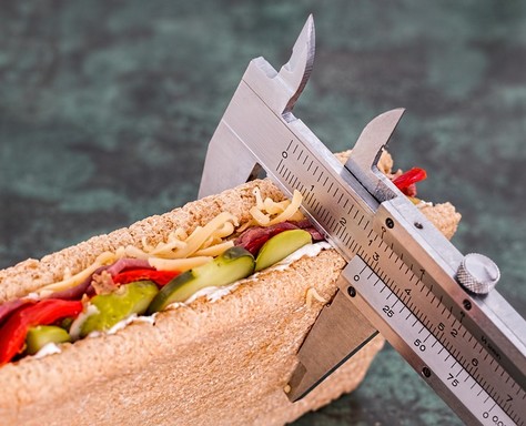 Diétás szendvics vastagságát mérő műszaki eszköz, Kép: pixabay 