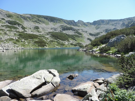 Pirin Nemzeti Park hegyekkel, kristály tiszta tóval, Kép: wikimedia