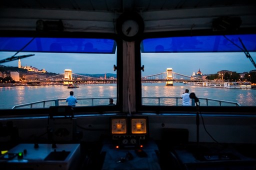 Hajóról az esti Budapest, Kép: MAHART