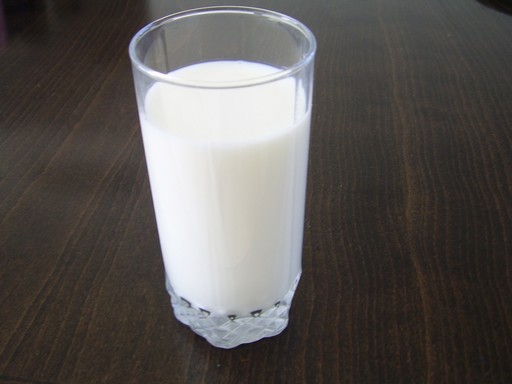Egy pohár tej, Kép: publicdomainpictures