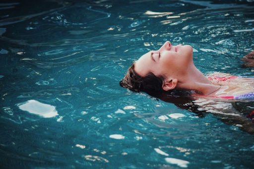 Úszást a derékfájdalmakra válasszuk Kép: Pixabay