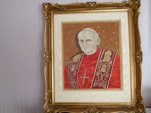 II. János Pál hímzett magyar miseruhában, Kép: László Balázs