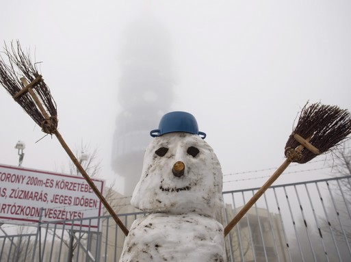 Hóembert építettek Kékestetőn, Kép: Komka Péter/MTI 