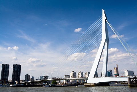 Az Erasmus híd is fénybe öltözik  Kép: sajtóanyag