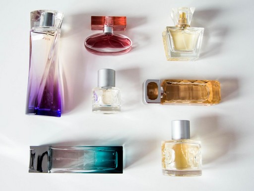 Parfümök, Kép: pixnio