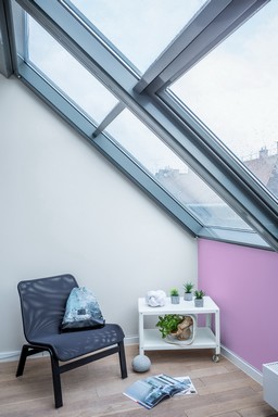 Szobabelső a tetőtérben, Kép: Poli-Farbe