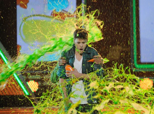 Justin Bieber sem úszta meg-a zöld trutyit, Kép: Nickelodeon