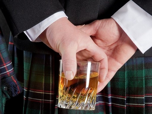 Skót szoknya és whisky, Kép: The Famous Grouse