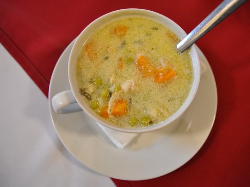 Tárkonyos csirkeragu leves, Kép: wikimedia