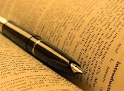 Könyv és toll, Kép: PTE