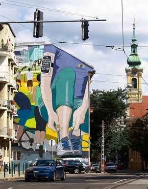 Sportolásra buzdító falfestmény Budapesten, Kép: Egry Tamás