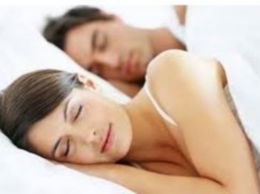 Alvó pár, Kép: Hotel Carbona