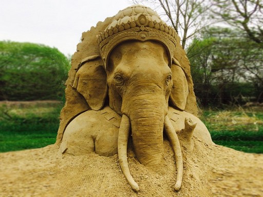 Elefánt budha homokból, Kép: Monostori