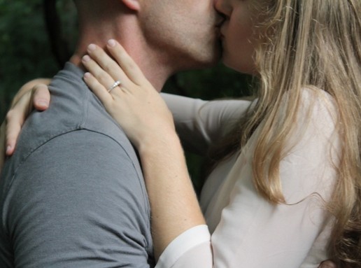 Csókolózó pár, semleges, Kép: publicdomainpictures